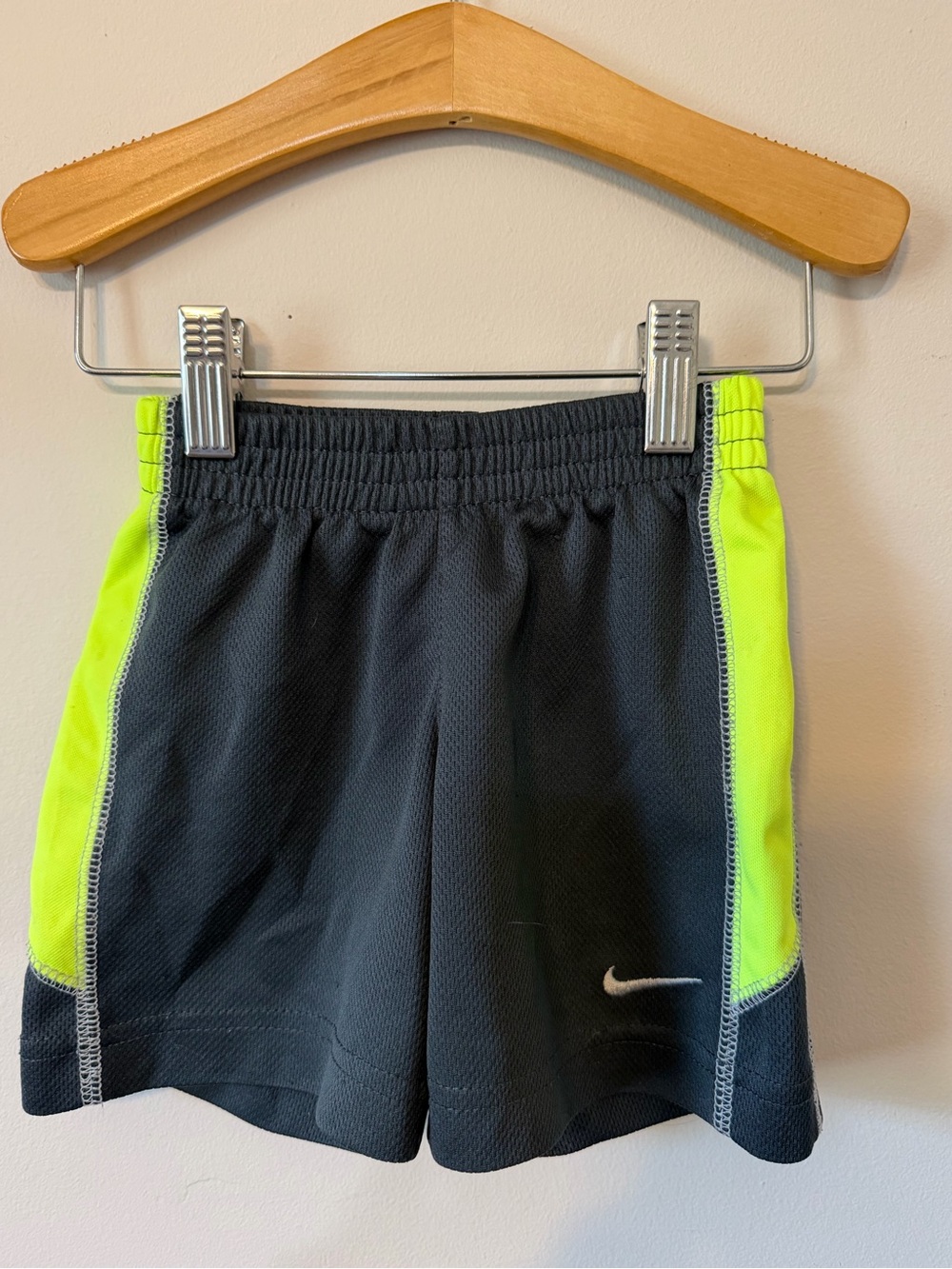 Nike | Toddler Black & Neon Green Active Shorts Size 2T